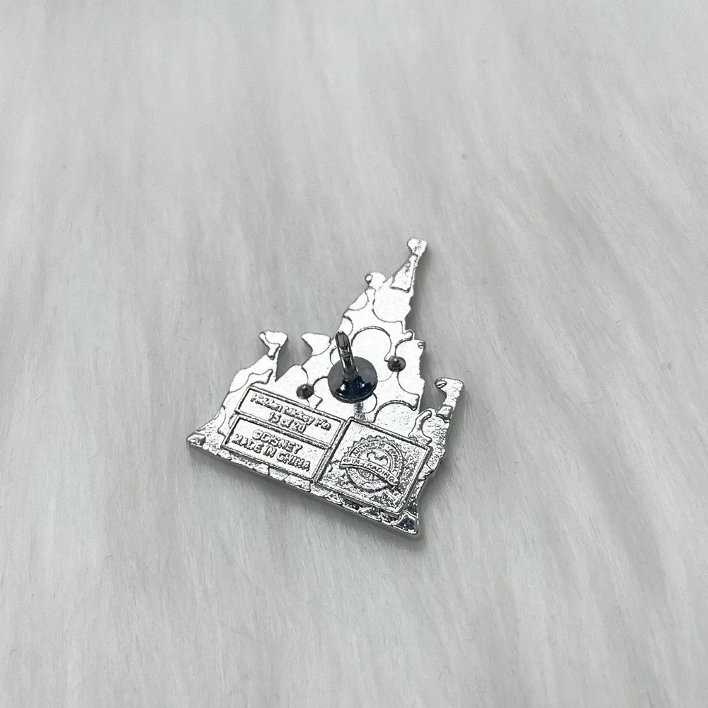 🔮 5/$25 Disney Magic Kingdom Tinker Bell Chaser Pin‎